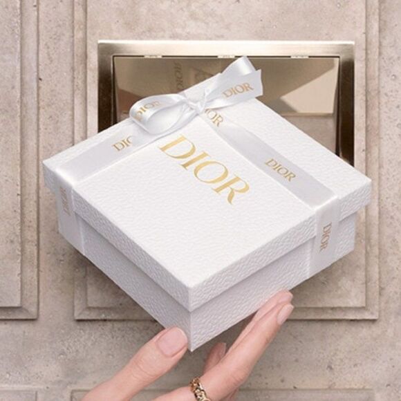 BRAND NEW  DIOR Box - Medium - Picture 1 of 12